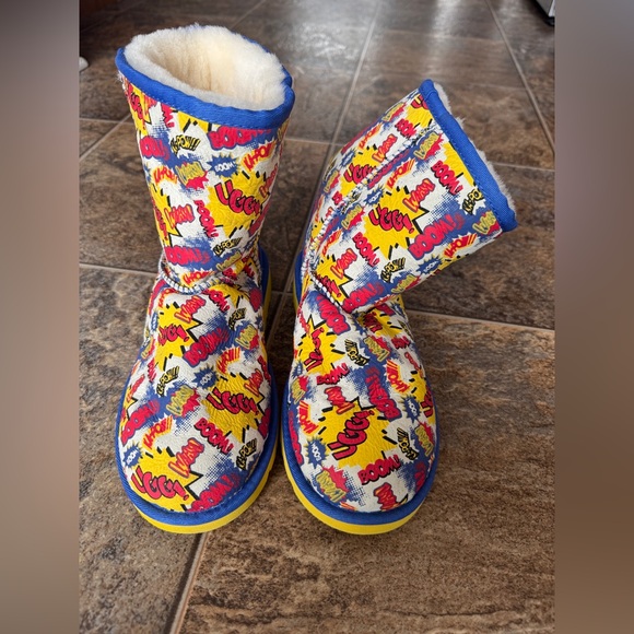 NEW!!! UGG Classic Short Limited Edition Comic Boots- Primary Colors Big Kid 4